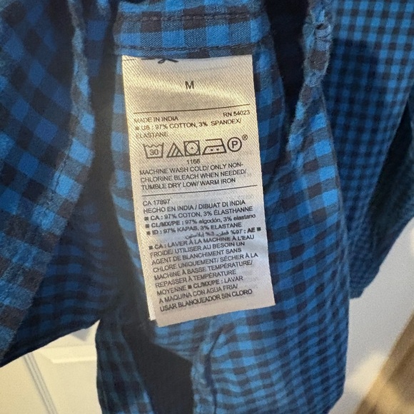 Men’s Old Navy button down shirt size medium. - Picture 6 of 6